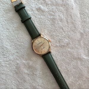 Monroé Classique Watch NWT